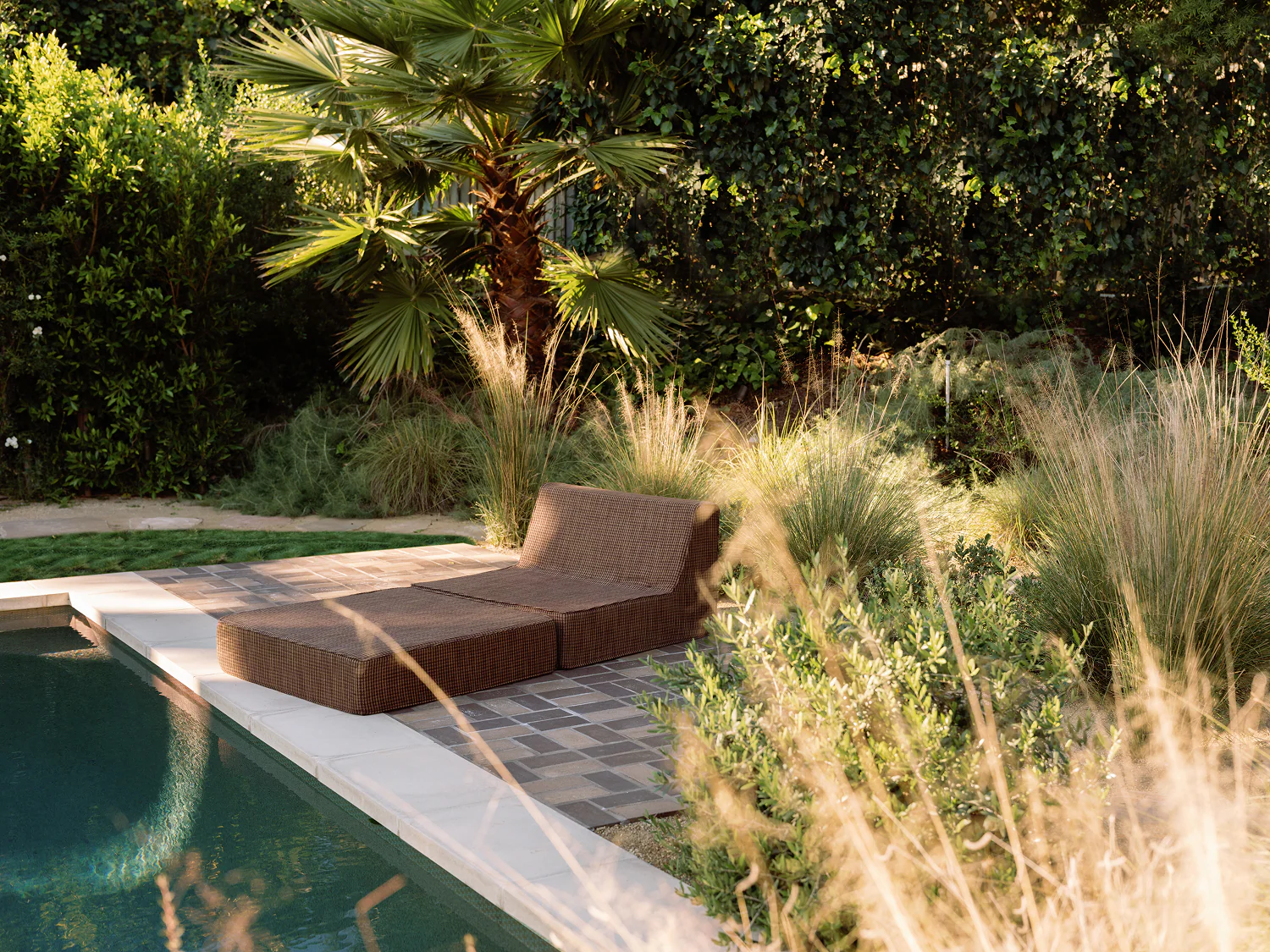 Loam Chaise Lounge - Image 4